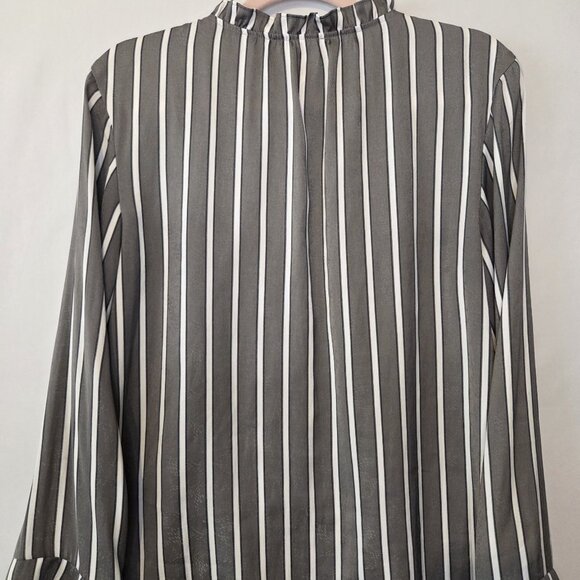 LOFT Ruffle Neck Popover Blouse Gray White Stripe Size M - Picture 2 of 7